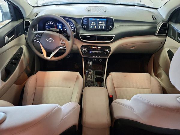 2021 HYUNDAI TUCSON SE