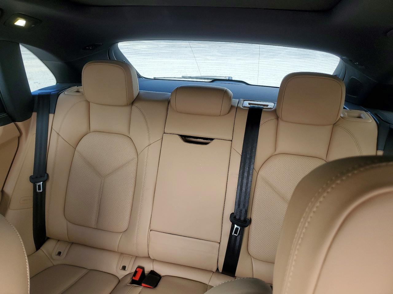 2023 PORSCHE MACAN S