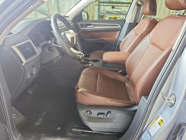 2021 VOLKSWAGEN ATLAS SE w/ Tech