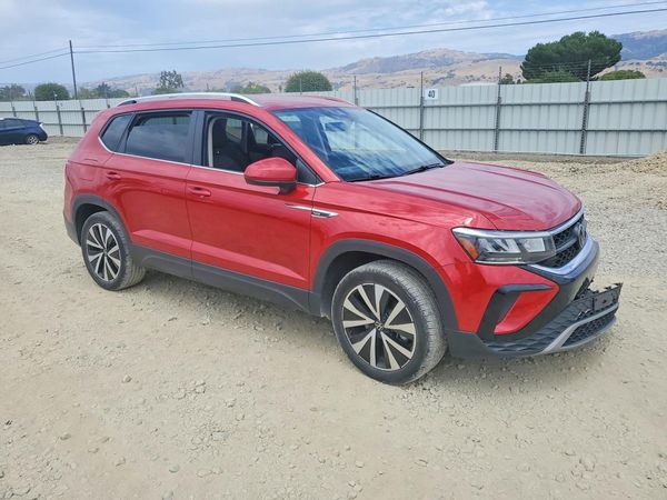 2022 VOLKSWAGEN TAOS 4Motion SE