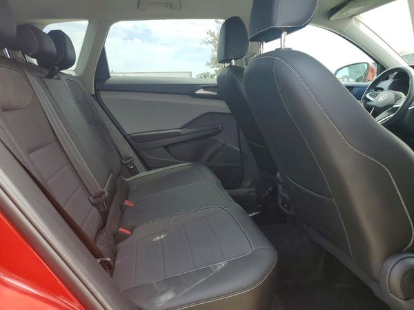 2022 VOLKSWAGEN TAOS 4Motion SE