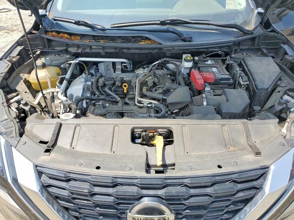 2021 NISSAN ROGUE SV — Engine bay
