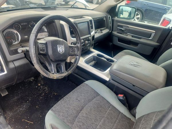 2018 RAM 1500 SLT CREW CAB 4X2
