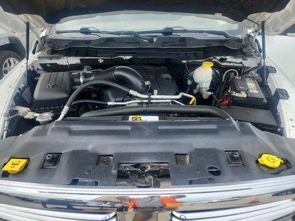 2018 RAM 1500 SLT CREW CAB 4X2