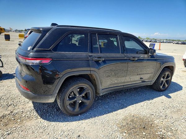2022 JEEP GRAND CHEROKEE LAREDO 4X4