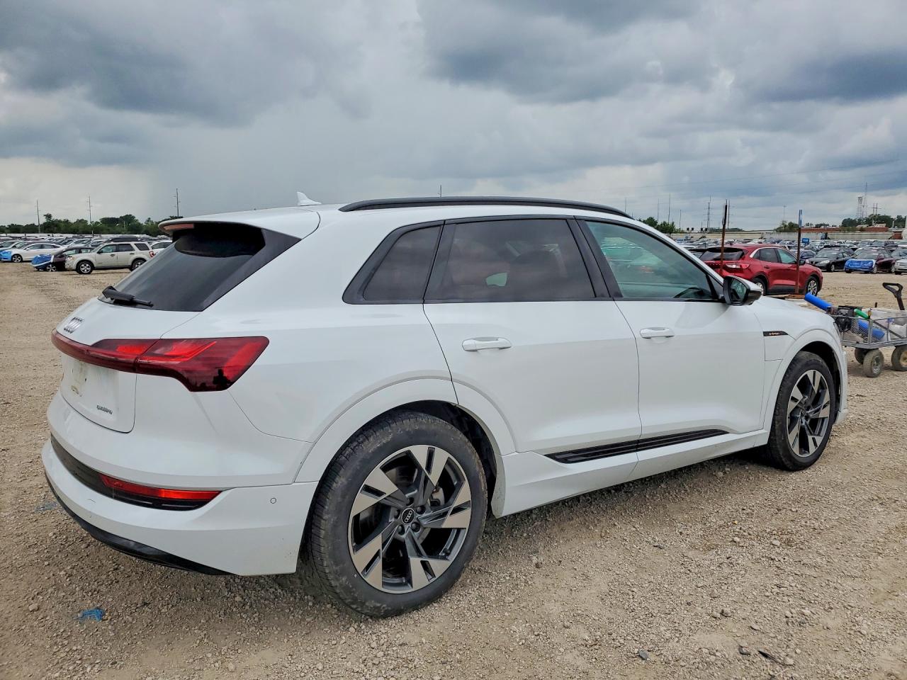 2021 AUDI E-TRON quattro Premium