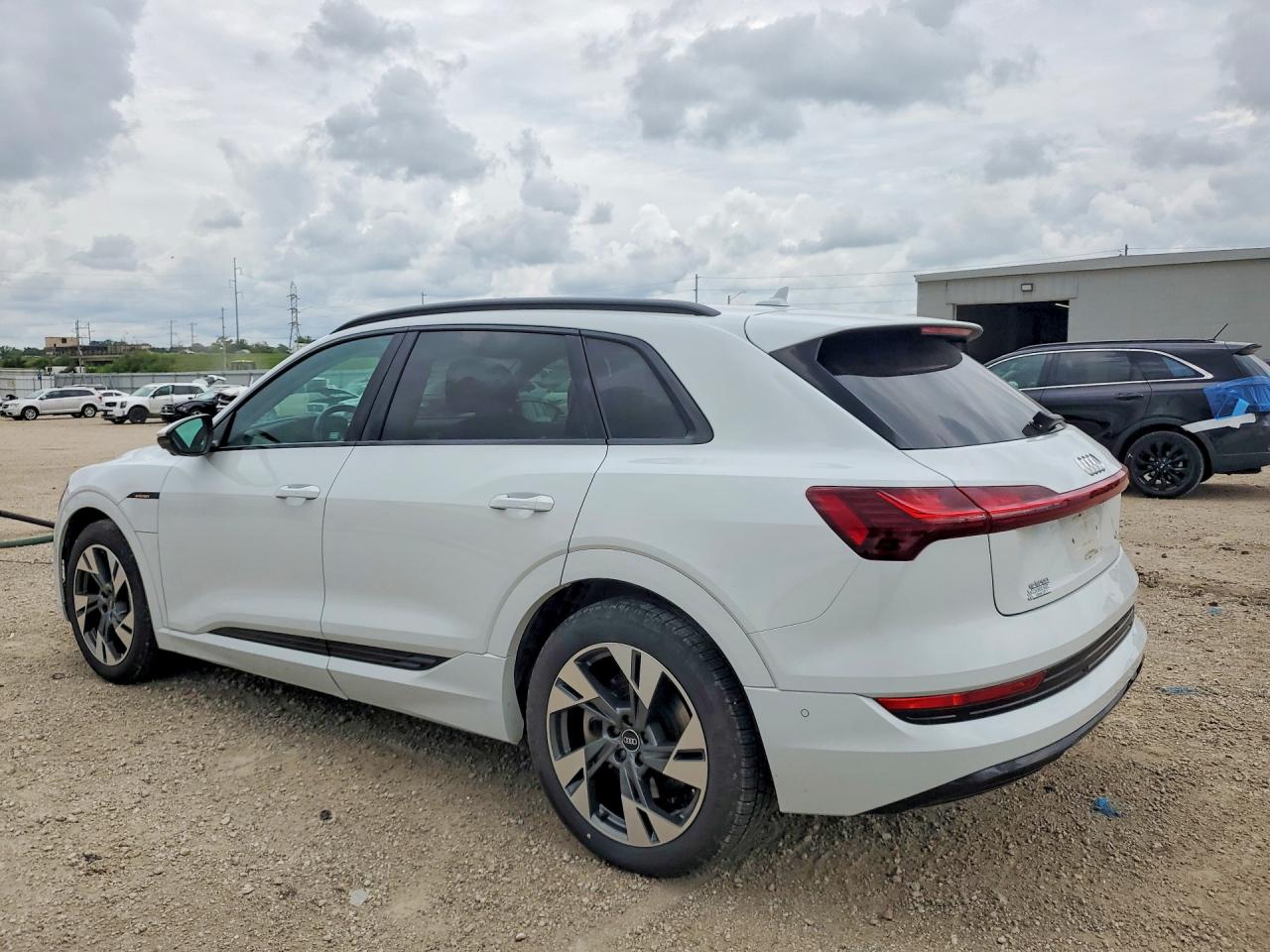 2021 AUDI E-TRON quattro Premium