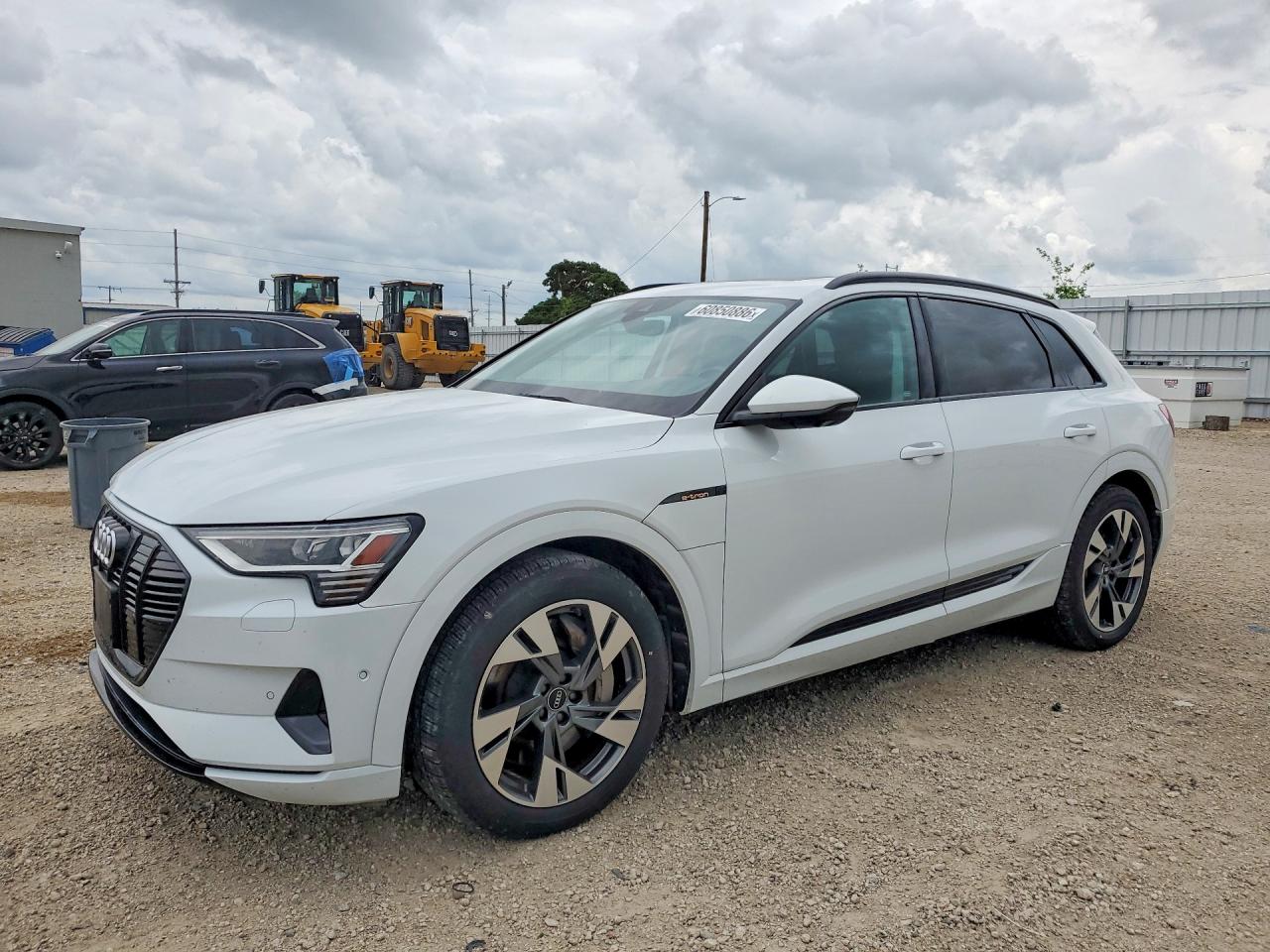 2021 AUDI E-TRON quattro Premium