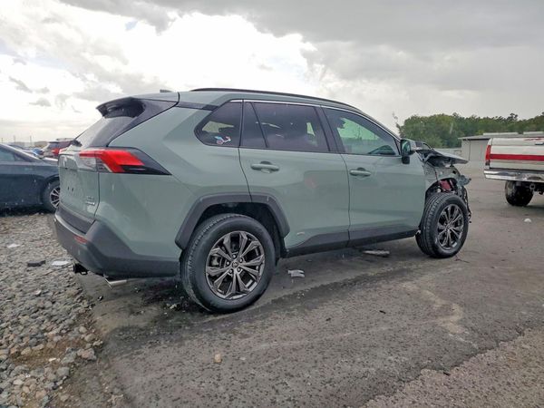 2022 TOYOTA RAV4 XLE Premium