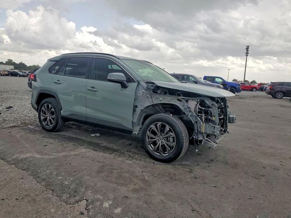 2022 TOYOTA RAV4 XLE Premium