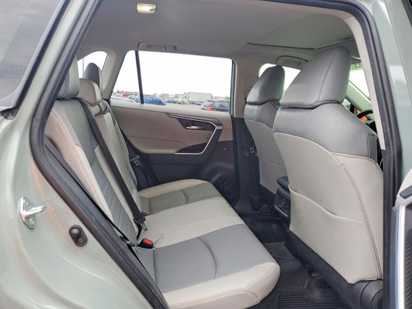 2022 TOYOTA RAV4 XLE Premium