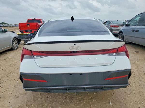 2026 HYUNDAI ELANTRA