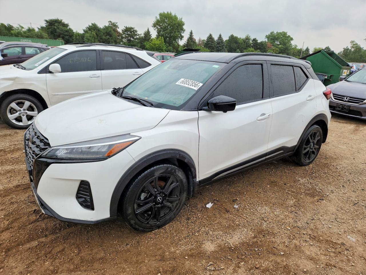 2024 NISSAN KICKS