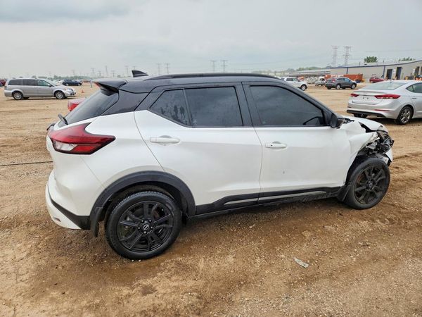 2024 NISSAN KICKS