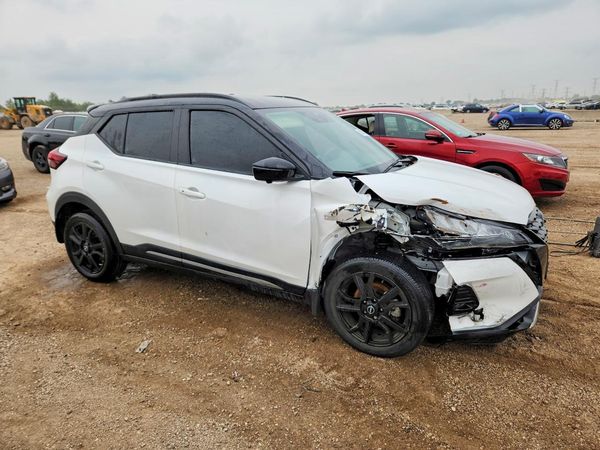 2024 NISSAN KICKS
