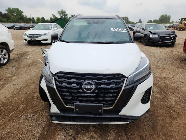 2024 NISSAN KICKS