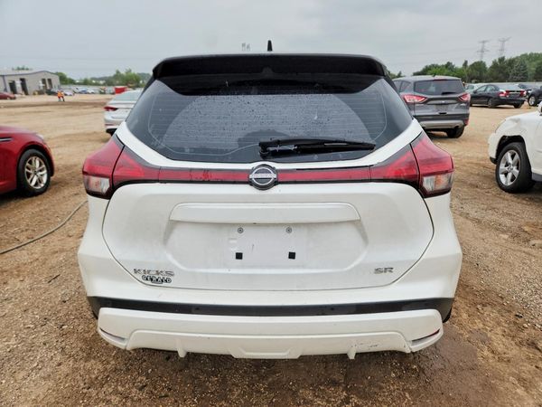 2024 NISSAN KICKS