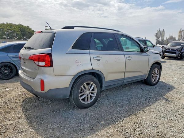 2015 KIA SORENTO GL
