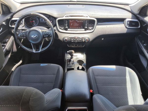 2018 KIA SORENTO L, LX