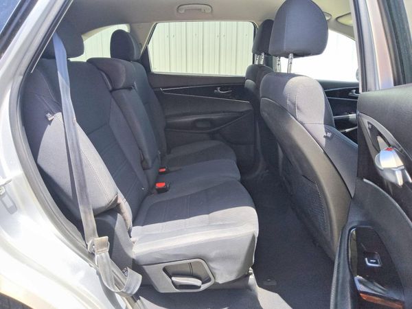 2018 KIA SORENTO L, LX