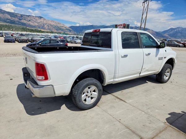 2015 RAM 1500 LARAMIE CREW CAB 4X4