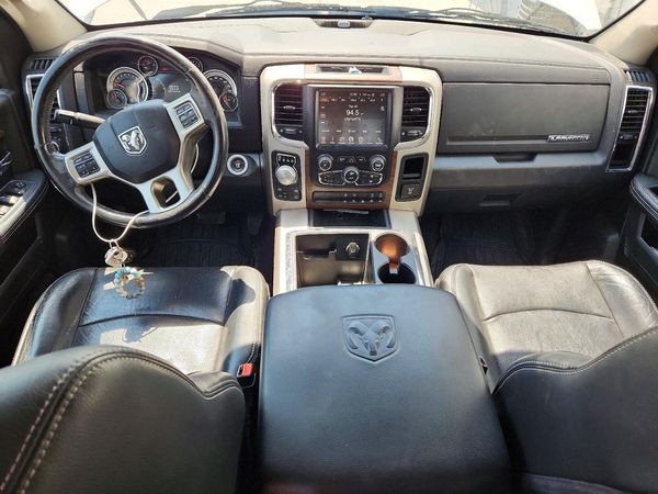 2015 RAM 1500 LARAMIE CREW CAB 4X4