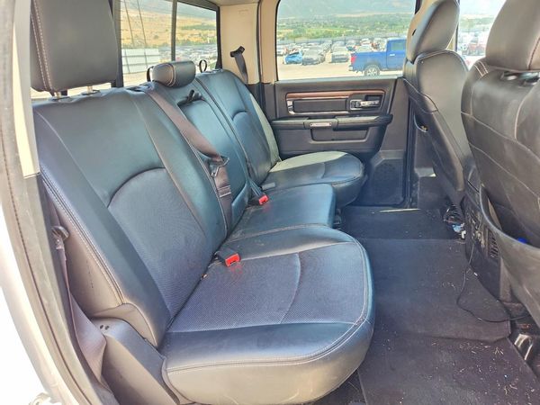 2015 RAM 1500 LARAMIE CREW CAB 4X4