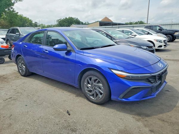 2024 HYUNDAI ELANTRA Blue