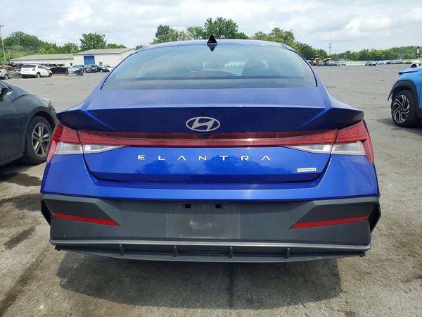 2024 HYUNDAI ELANTRA Blue