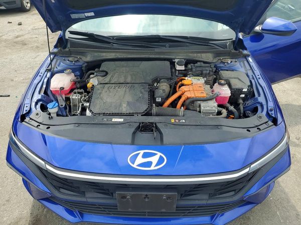 2024 HYUNDAI ELANTRA Blue