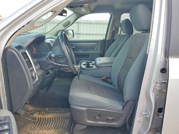 2016 RAM 1500 SLT