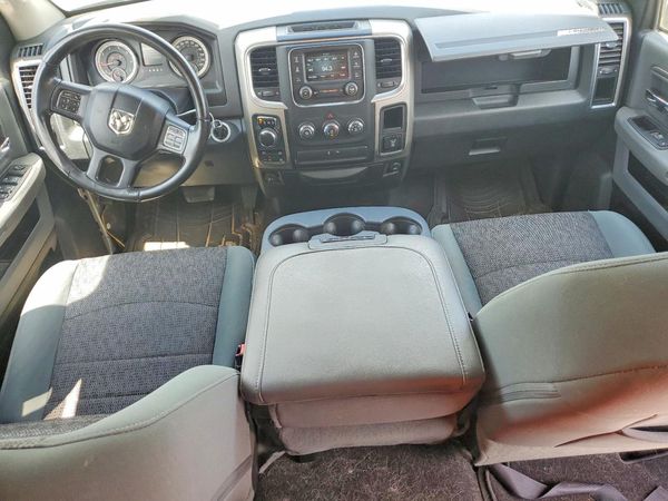 2016 RAM 1500 SLT