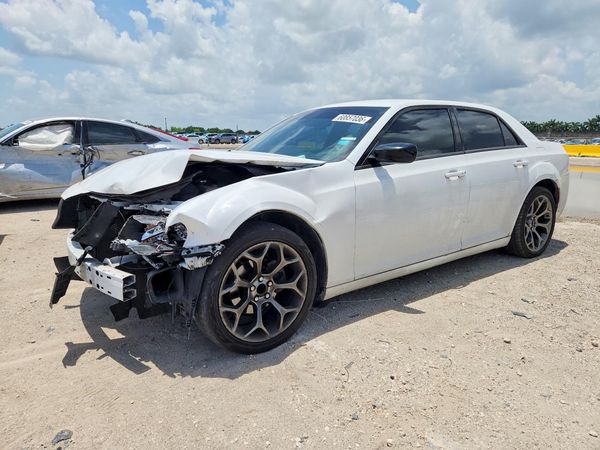 2018 CHRYSLER 300