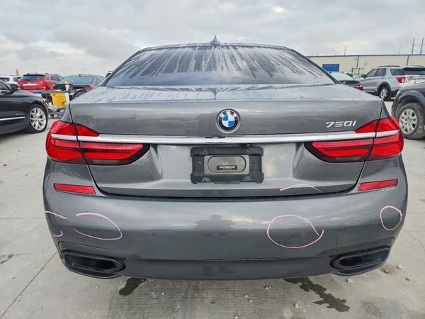 2018 BMW 750