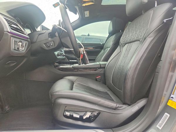 2018 BMW 750