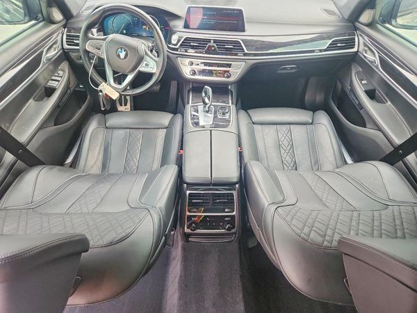 2018 BMW 750