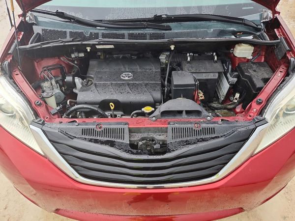 2013 TOYOTA SIENNA