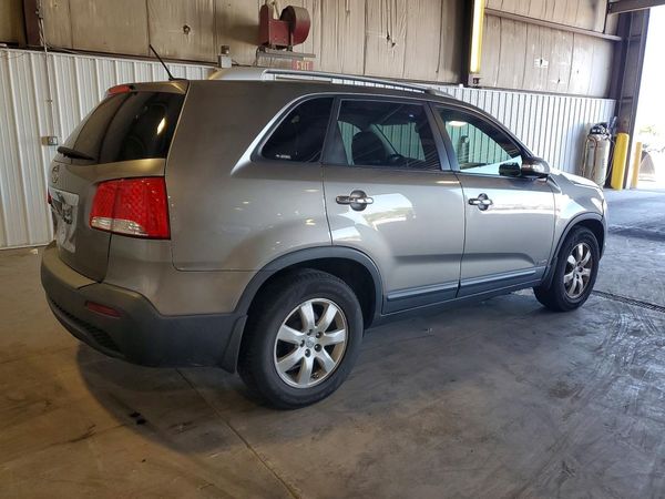2013 KIA SORENTO Base / LX
