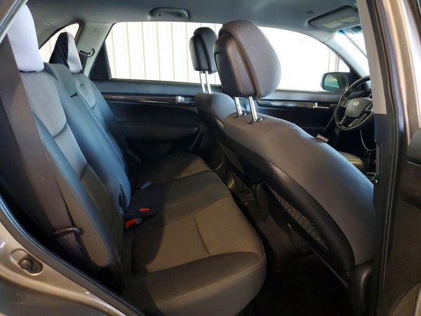 2013 KIA SORENTO Base / LX