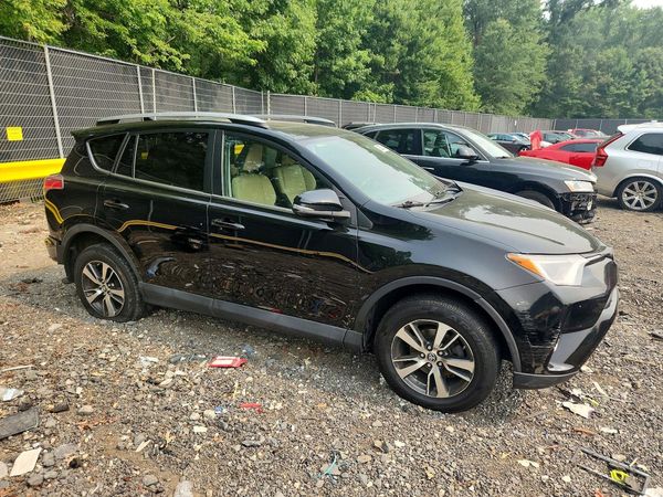 2017 TOYOTA RAV4 XLE