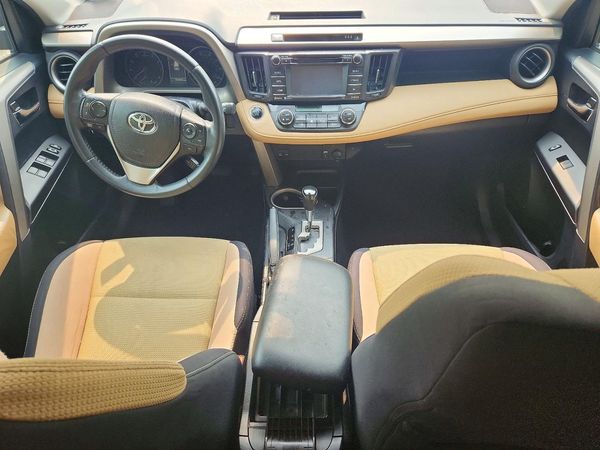 2017 TOYOTA RAV4 XLE