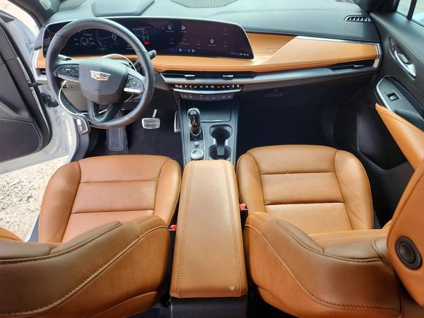 2024 CADILLAC XT4 Sport