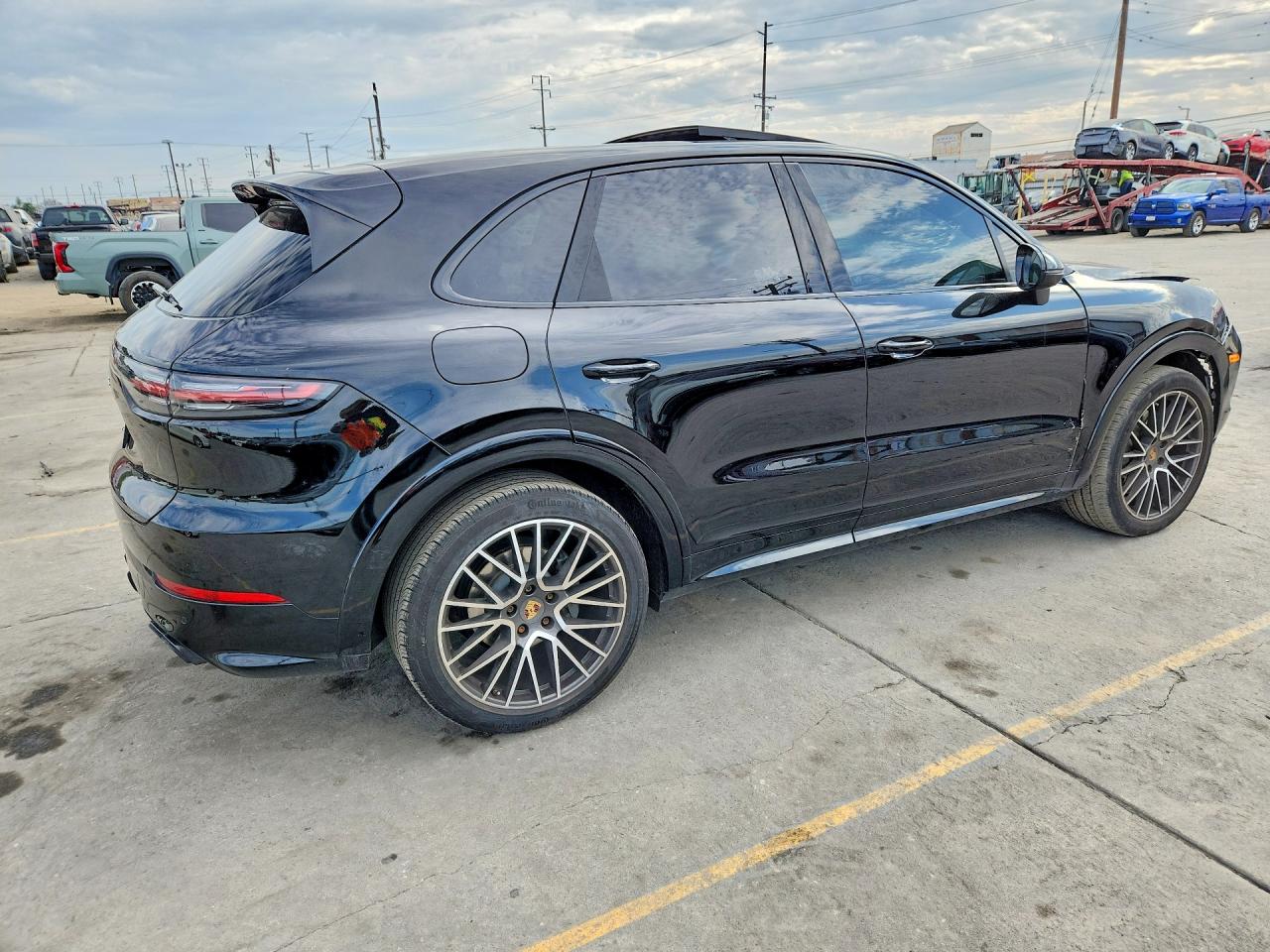 2022 PORSCHE CAYENNE S