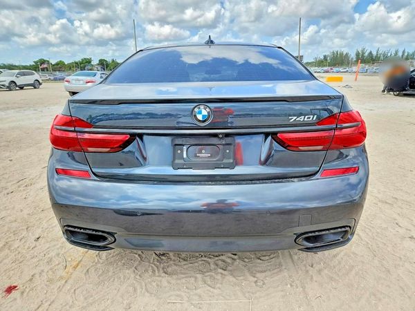 2019 BMW 740