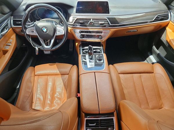 2019 BMW 740