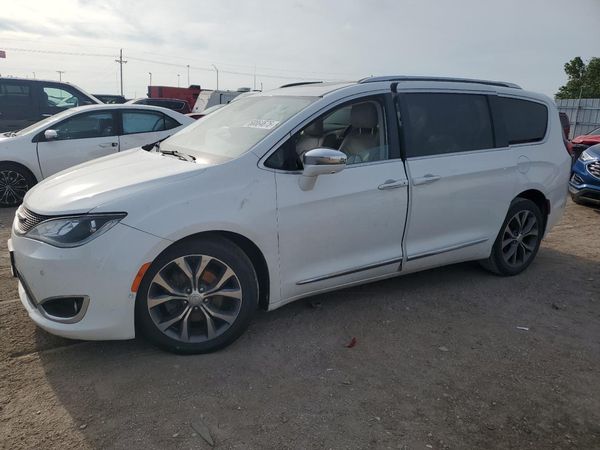 2017 CHRYSLER PACIFICA