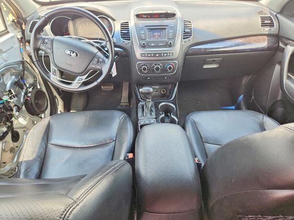 2014 KIA SORENTO Base/ LX