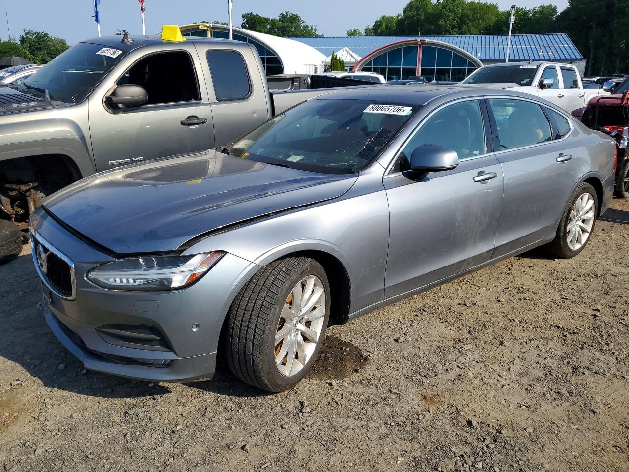 2018 VOLVO S90 Momentum