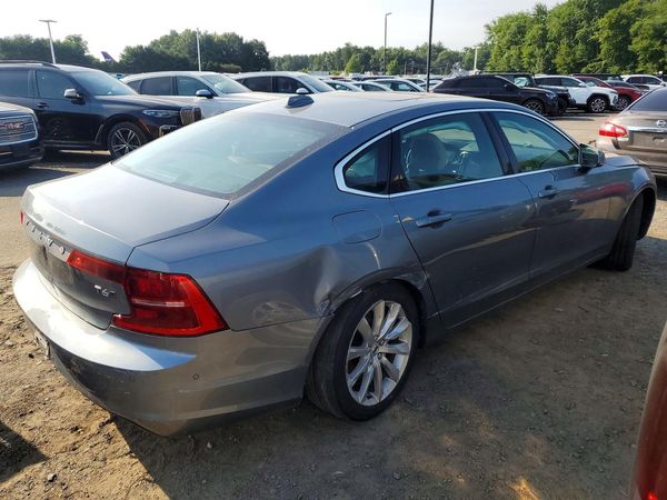 2018 VOLVO S90 Momentum