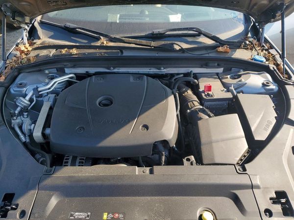 2018 VOLVO S90 Momentum